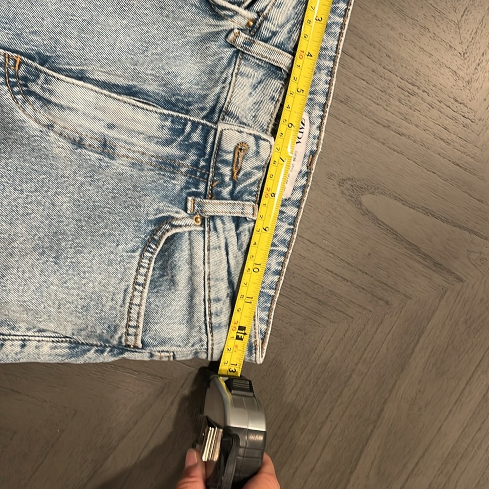 Zara High Rise Light Blue Jeans - Picture 9 of 10